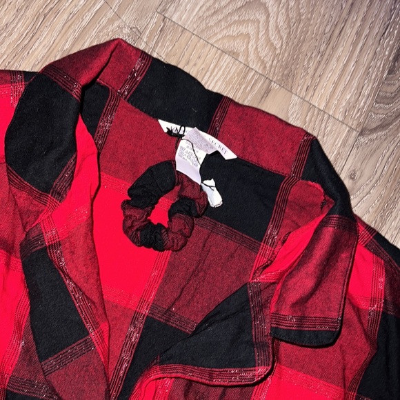 victoria secret pj top with scrunchie - Picture 2 of 5